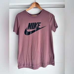 Nike Women’s Tshirt